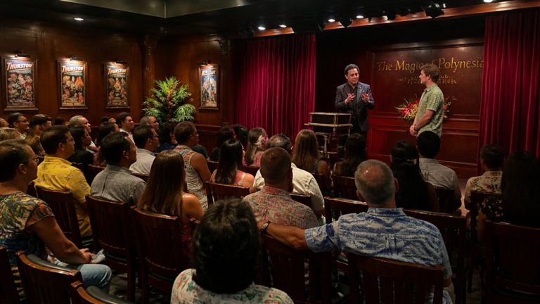 photography prohibited at honolulu magic show
