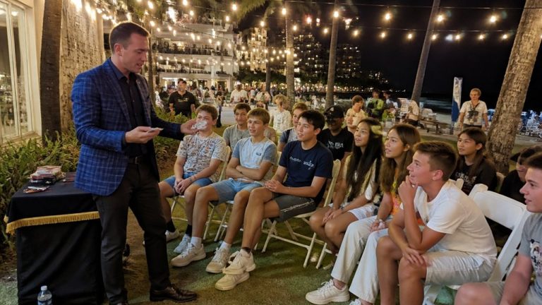 waikiki teen magic show
